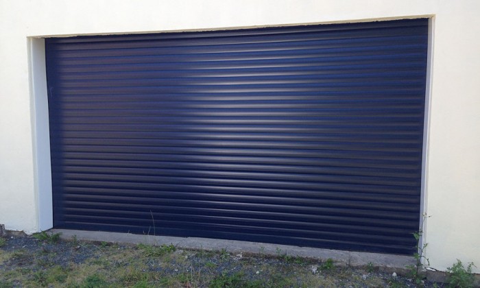 garage door blue